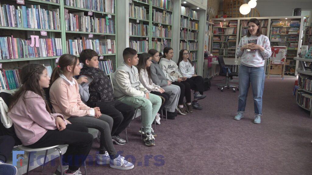 Ivana Nešić u prijepolјskoj biblioteci na Međunarodni dan dečje knjige